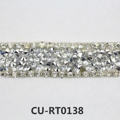 China Bags wholesaler 2020 hot fix custom rhinestone color rhinestone glass rhinestone accessories hot for neck lace for sale