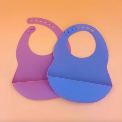 China BPA Free Customization Logo Pattern Free Adjustable Silicone Baby Bib Feeding Supplies Extra Food Bib Catcher for sale