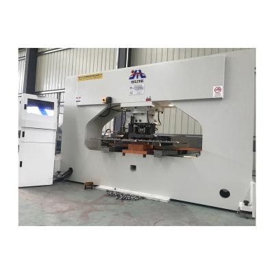 China High factory configuration to create powerful functions and a wide range of applications CNC turret punching machine for sheet metal for sale