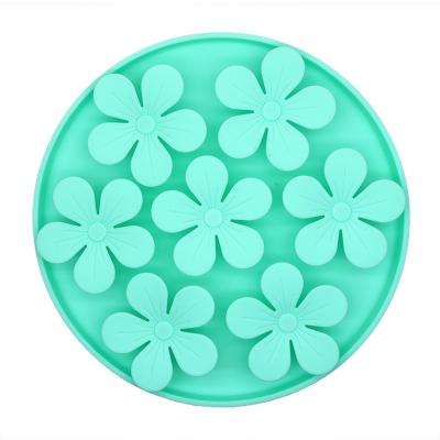 China Non-automatic Round Silicone Honeycomb Slow Feeding Dog Lick Mat With Suction Cups for sale