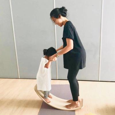 China Complete Fitness Exercise Winning Kinderboard Wooden Children's Toy Wooden Rocker Children's Balance Board Balance Board for sale