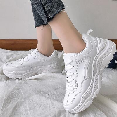 China Latest fashion trend zapatos-femenin design women fashion sneakers pu top fashionable zapatos mujer zapatillas de moda de sport buty for sale