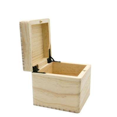 China Organizador de caja de joyas para mujeres, caja rústica de joyas de madera con espejo y bandeja de anillo para collar de pendientes pulseras anillos en venta