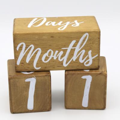 China 64mm Polished Wooden Milestone Blocks Wooden Calendar Block for sale