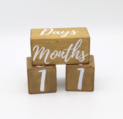 China Custom Natural Wooden Wooden Milestone Blocks 2.5inch Monthly  Age Blocks for sale