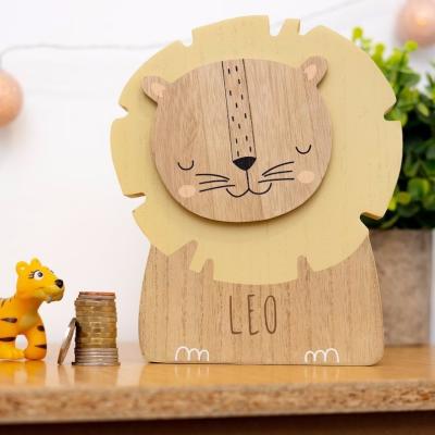 Cina Casella di denaro personalizzata incisa Leone Banca di risparmio per bambini Tascheglio di denaro Piggy Bank Casella di denaro per animali in legno Regalo per bambini in vendita