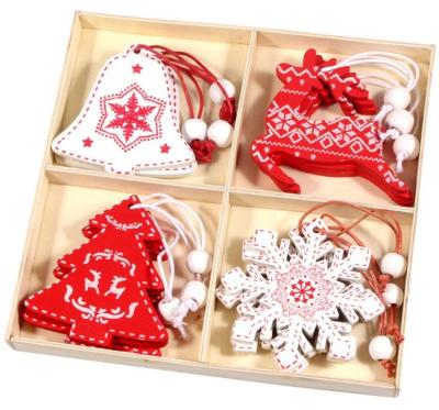 China Wholesale Christmas Wooden Hangtags Christmas Tree Pendants Various Shapes Of Wood Chips Wooden Craft Decoration for sale