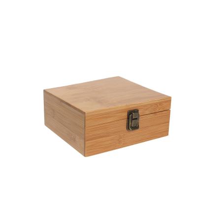 China Luxury Bamboo Gift Box with White Cover and Gold Clasp for sale