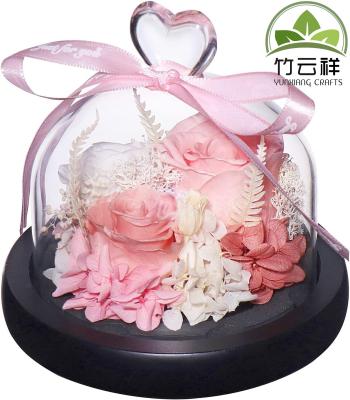 China Base de madera personalizada rosa eterna rosa conservada en hermoso diseño creativo regalo cúpula de vidrio fuerte en venta