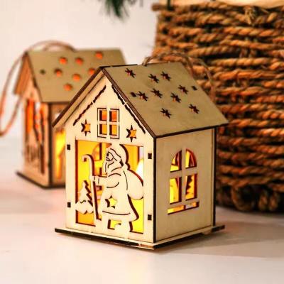 Cina Cottage di Natale LED Festa luce Figurine Legno illuminato Decorazione interna Xmas Decorazioni Festa Decorazione regalo in vendita