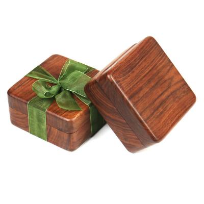 China luxury Wooden box with lid  ring  jewelry box Wedding diamond ring gift box for sale