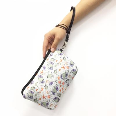 China Fashion Neoprene Waterproof Toiletry Pouch Wash Bag Customized Logo Neoprene Travel Cosmetic Toilet Bag for sale