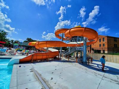 China ODM Parque de juegos al aire libre Equipo de piscina de fibra de vidrio tobogán en espiral en venta