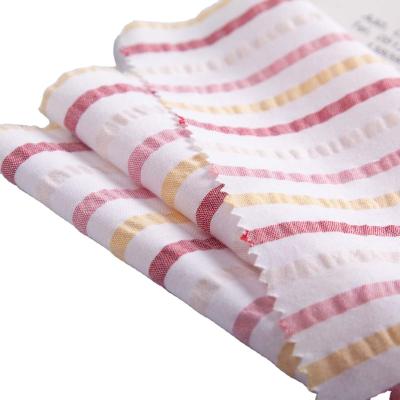 China Modern Design Breathable Cotton Fabric Striped 100% Cotton Seersucker Fabric for sale