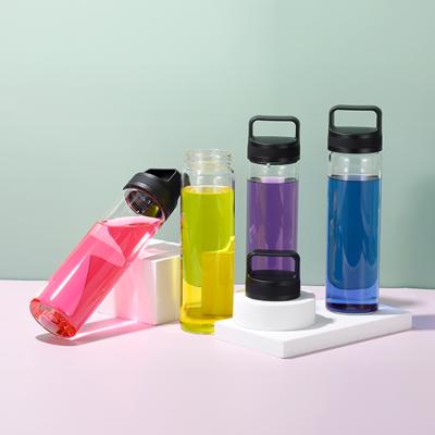 China Viable Ready to Ship Borosilicate Glass Water Bottles with Non-Slip Handle Silicone Bottle BPA Free Sleeve for sale