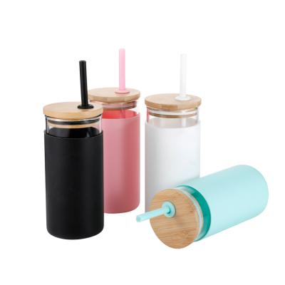 China Free Sample Sustainable Borosilicate Glass Water Bottles Silicone Sleeve Tumbler Cup With Bamboo Lids for sale