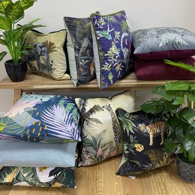 China Velvet Waterproof Printed Decorative Tile Covers Square Cushion Covers Bed Sofa Home Outdoor Pillow Covers Indoor Dec for sale