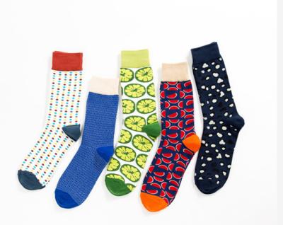 Chine La peinture colorée simple de chaussettes du monde d'adultes modèlent les chaussettes simples colorées lumineuses des hommes drôles à vendre