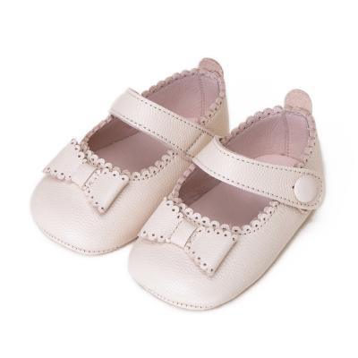 China Lightweight Custom Made European Style Moccasins Girl Bow 0 To 1 Year Old Indoor Non-Slip Baby Shoes for sale