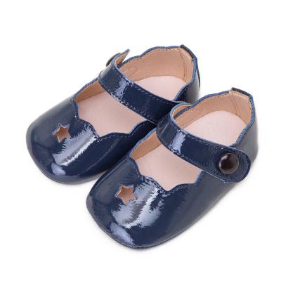 China Light Weight Custom Handmade Soft Patent Leather Summer Babies Fashion Sandals Toddler Dress Sandals for sale