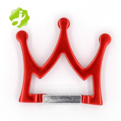 China Customized 2020 New Design Metal Aluminum Crown Shaped Carabiner for sale