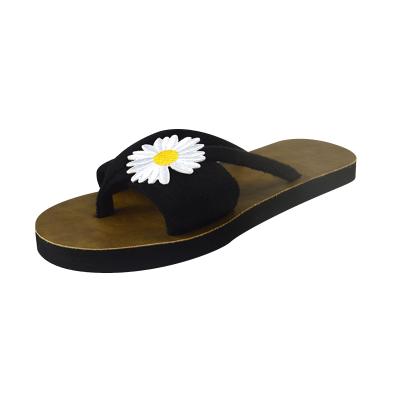 China Fashion trend women fashion small daisy decoration non-slip flip flops for sale