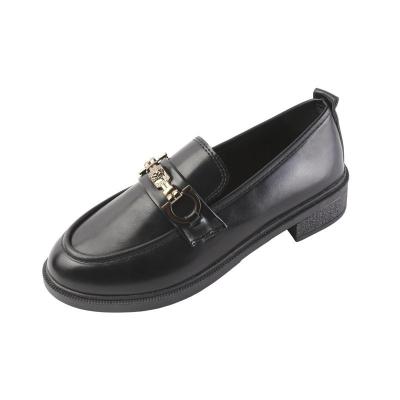 China Round Loafers Ladies British Patent Leather Shoes Slip On Classic Casual Shoes for sale