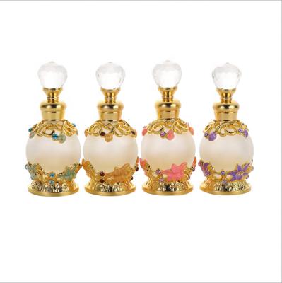 China Wholesale 15ml Hot Sale Eco-friendly Recyclable Beautiful Arabic Style Old-fashioned Glass Perfume Bottle for sale