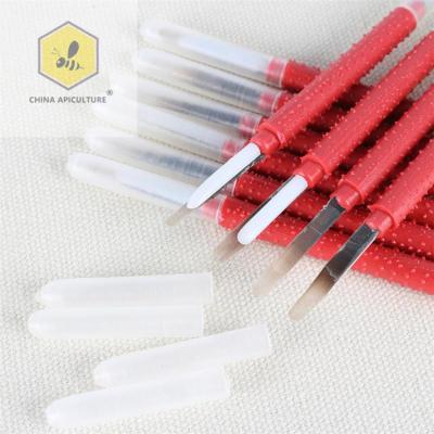 China Farms Beekeeping Tools Beekeeping Tools BEEF Horn Plastic Retractable Head Grafting Tools For Raising Queen Bees for sale