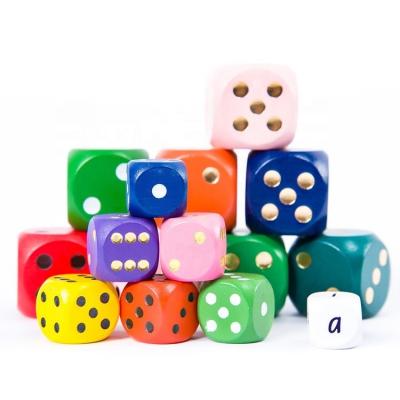 China Best China Kids Wooden Toys Green&Yellow&Blue Color 12/14/16/18/20/25/30mm Dot Round Corner Wooden Dice White for sale