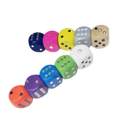 China Part Game 10 Pcs Of A Set 16MM Colored Wooden Dice DIY Intertainment Wooden Die Set Set Round Corner Wooden Game Dies for sale