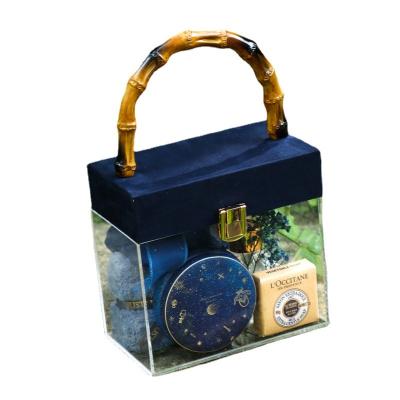 China Hot Selling Recyclable Knuckle Velvet Cover Gift Box Good Quality Gift Box Girls Acrylic Handheld Bamboo Creative Wedding Handbag YGP-2135 for sale