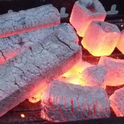 China High Temperature Barbecue (BBQ) Low Temperature Bamboo Charcoal Ash Sawdust Charcoal Hardwood Coconut Briquette Charcoal for sale