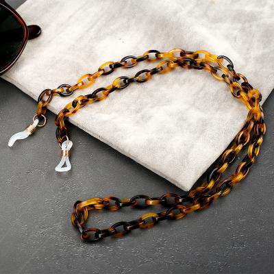 China Custom Luxury Fashion Glass Chain Woman Sunglass Sunglasses With Acetate Chain for sale