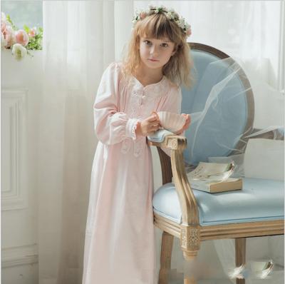 China Fashion Breathable Wholesale Kids Long Dresses Lace Up White Long Sleeve Babies Night Dress for sale