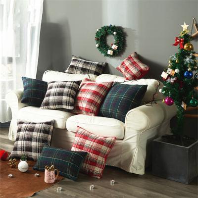 China Antistatic Cushion Cover Super Soft Geometric Striped Wadding Woven Plaid Blankets for sale