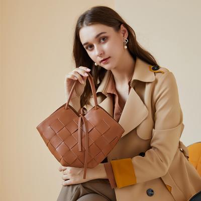 China 100% 2022 Famous Brands Leather Soft Classic Women Spring Factory Sales Eco-friendly Luxury Designer Handbags for sale