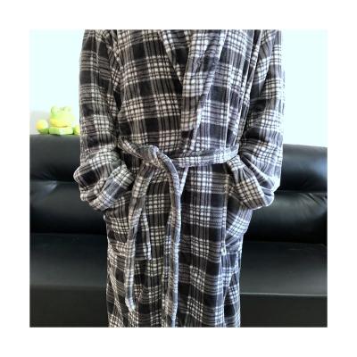 China Home Life Durable Wearing Low Price Wholesale Coral Fleece 2022 Soft Luxury Bathrobe Man for sale