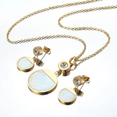 China Cute Layered Qings Stainless Steel Gold Coin Necklace Women Shell Round Jewelry Set for sale