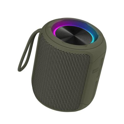 China Bluetooth 5.3 altavoz exterior portátil con entrada auxiliar de 3,5 mm y micrófono incorporado en venta