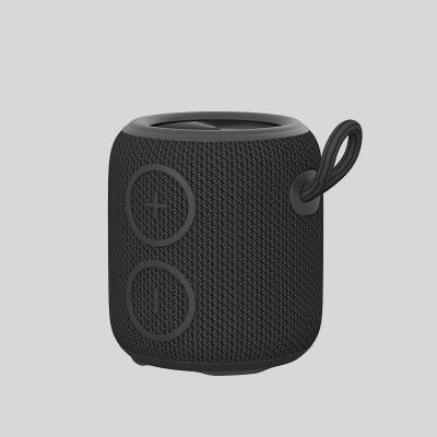 Cina TWS Fabric Bluetooth Speaker 6W con IPX7 impermeabile e batteria da 10 ore in vendita