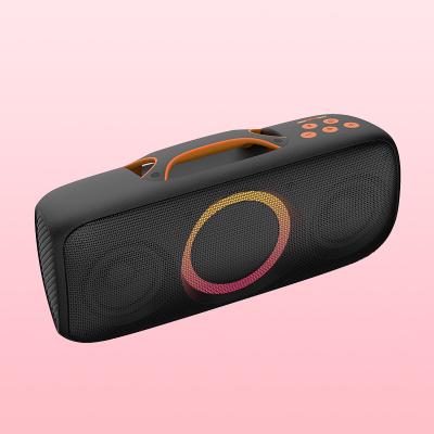 Chine TWS Party Portable Bluetooth haut-parleur pour plusieurs appareils jusqu'à 10 heures de lecture en noir à vendre