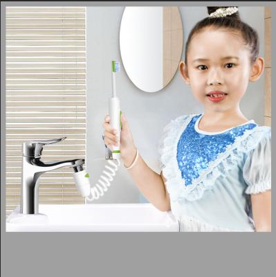 China Dental Care Water Jet Rinser Toothbrush Water Family Size Fast Insert And Teeth Cleaning Devices eeth Whitening (Old) for sale