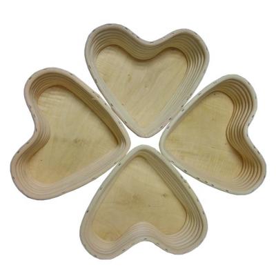 China Sustainable Sourdough Bread Heart Shape With Wooden Bottom Proofing Basket for sale