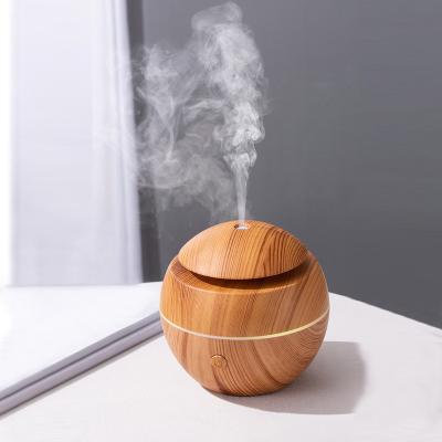 China Outdoor 120ml capacity wood grain aromatherapy machine in magic led lightweight portable usb humidiffe with CE ROHS FCCr for sale