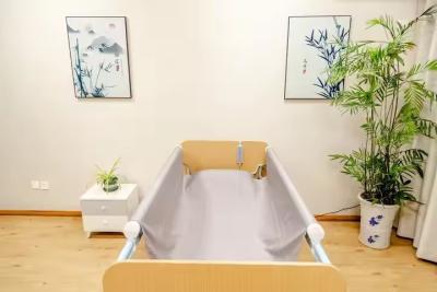 China Cama de ancianos inteligente suspendida adecuada para el baño de personas mayores y discapacitadas en venta