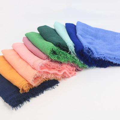 China Big Pleated Muslim Abaya Scarf Fashion Wrinkle Design Cotton Scarf Classic Main Cheap Muslim Ladies Hijabs Muslim Ladies Scarf Hijabs for sale