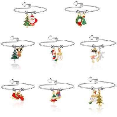 China 2021 New Arrivals FASHION Gently Enamel Christmas Tree Charm Bracelet Women's Gifts Bracelet Wholesale Bracelet for sale