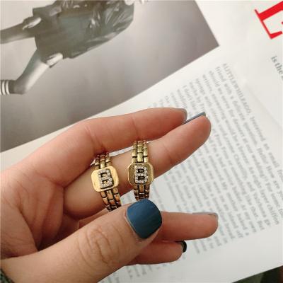 China Retro Travel Jewerly Gold Plated Circle Letter B Letter Earrings Ohrringe Chain Watch Form B Earrings for sale