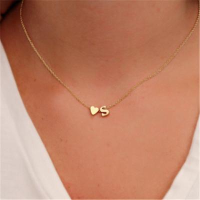 China FASHIONABLE factory sale DIY simple charm pendant necklace heart and personalized letter necklace for sale